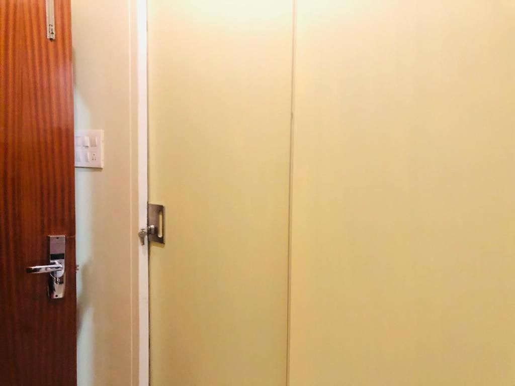 Guest house Glitz 7even Hills- Nr International Airport T2 *