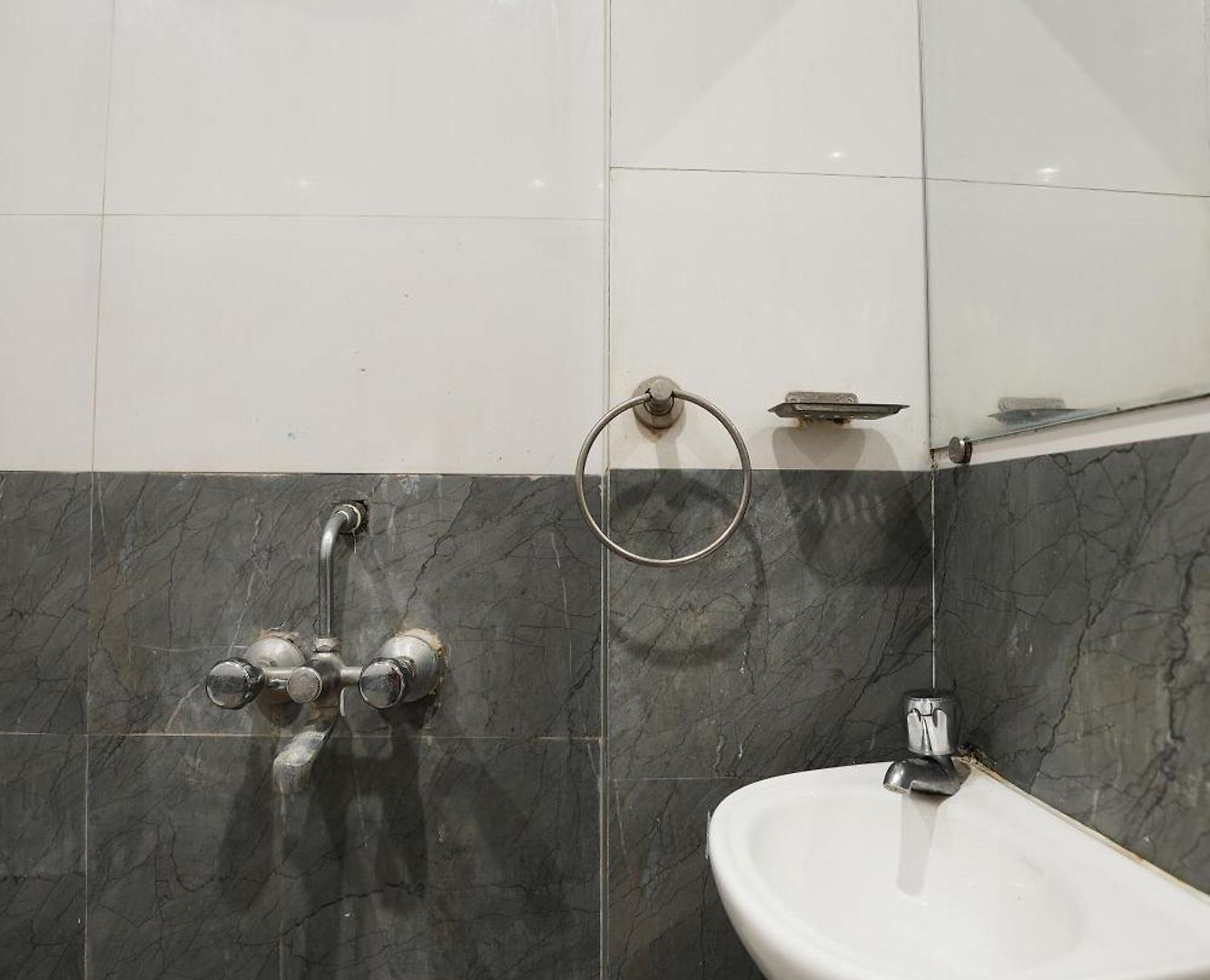 Fabhotel Elegance Hotel