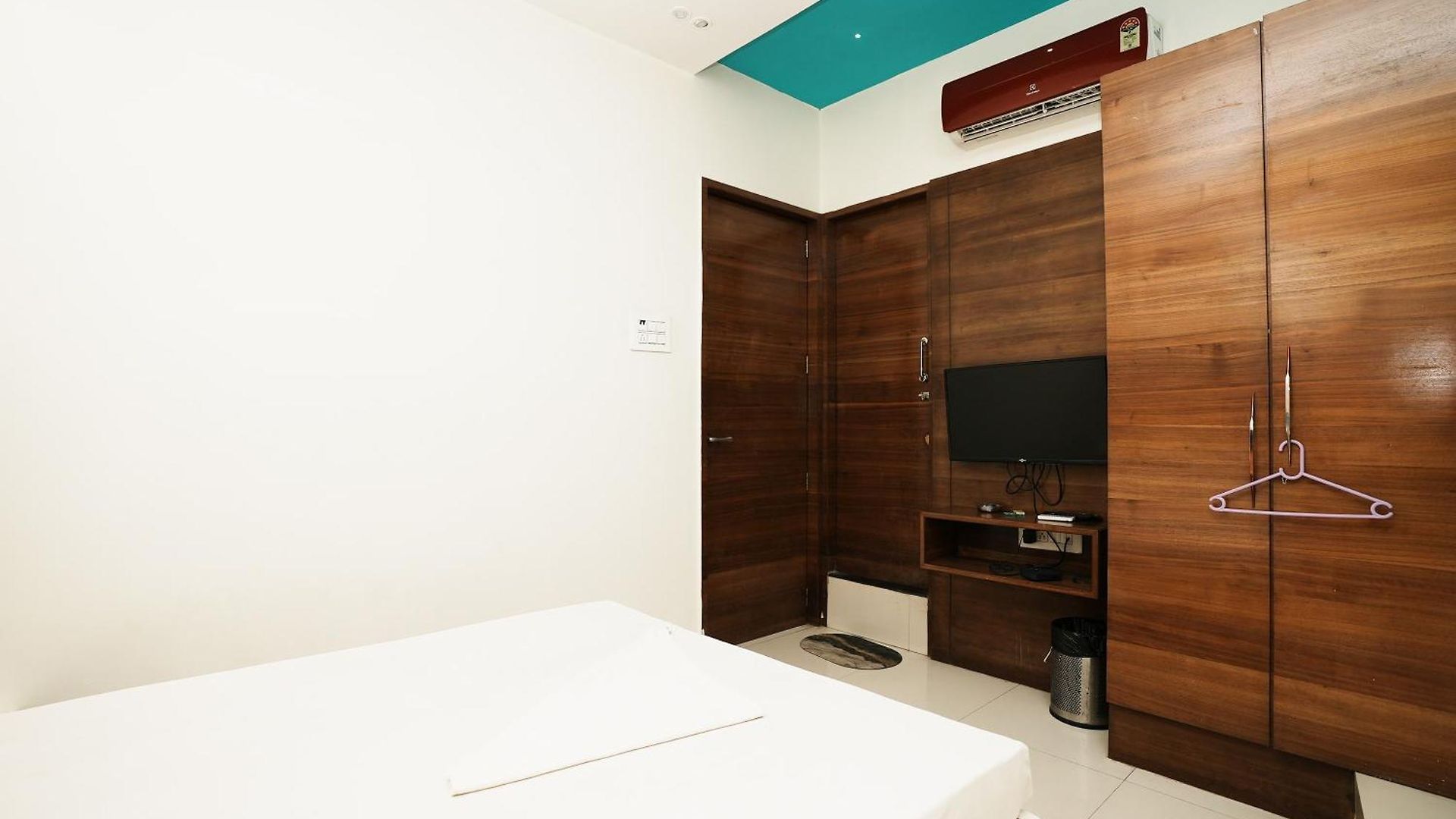 Fabhotel Elegance Hotel