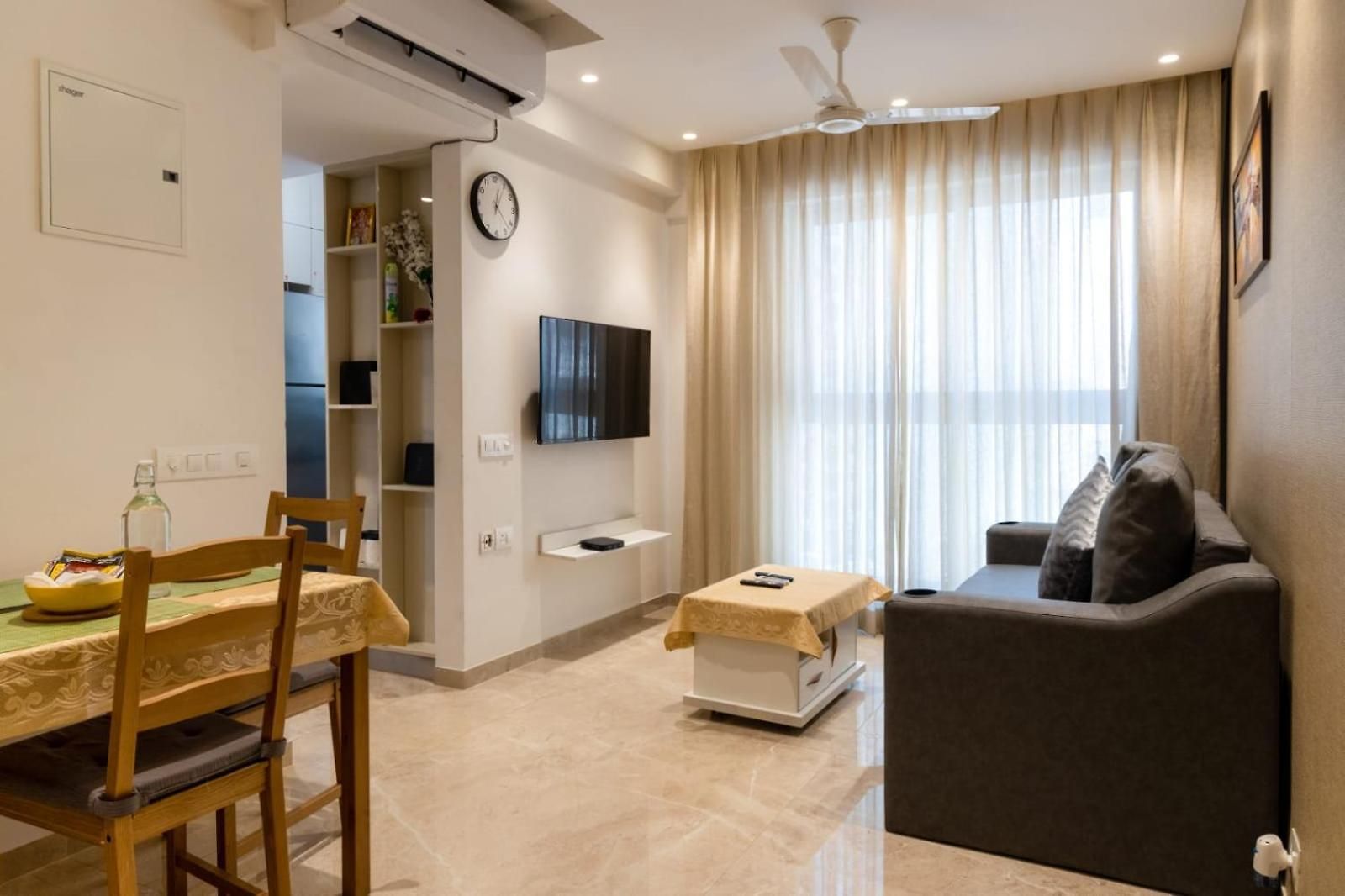 1bhk In Regent Hill By Six Bungalow *