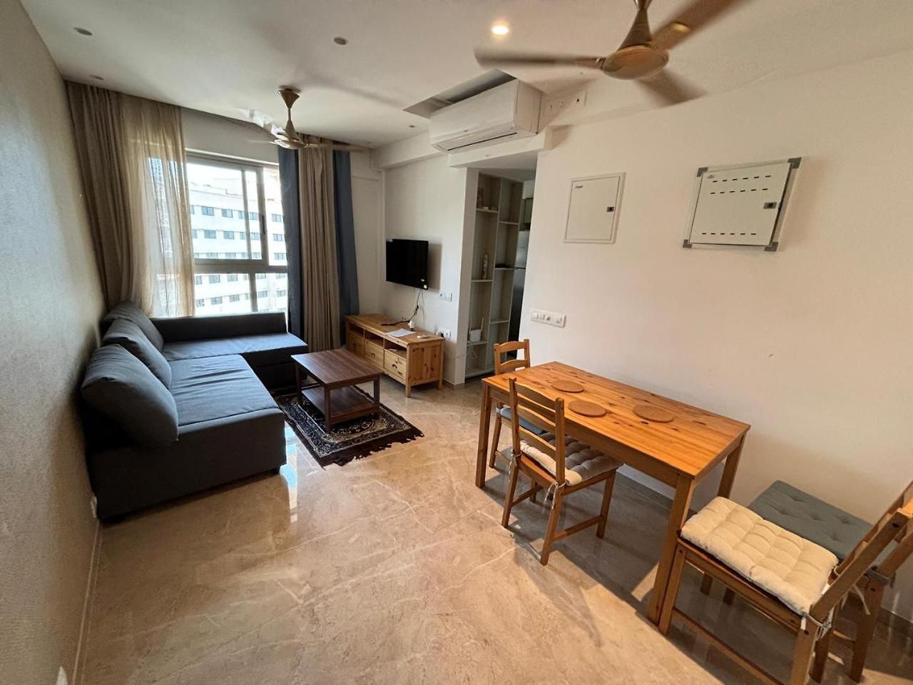 1bhk In Regent Hill By Six Bungalow Apartment *