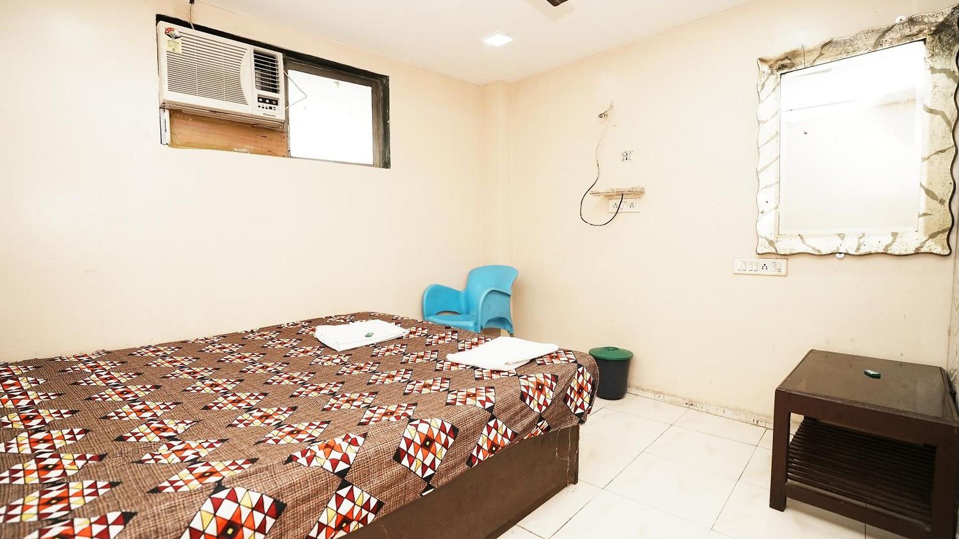 Harihara Residency Comfort Andheri East, 2*