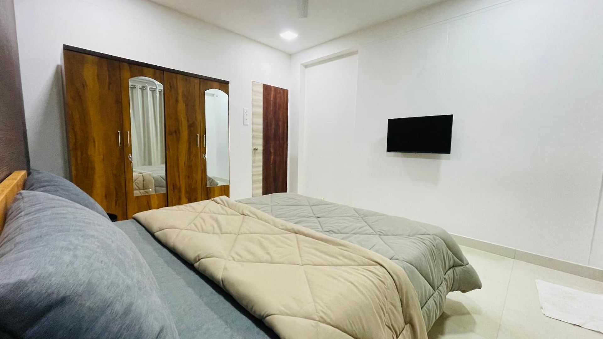 Luxe-bnb Near Airport Homestay Mumbai