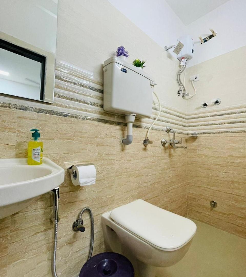 Luxe-bnb Near Airport Homestay