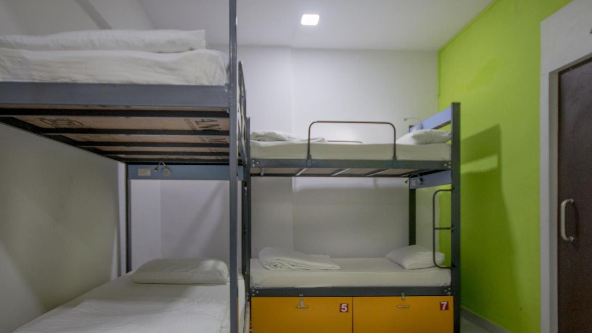 Backpackers Villa Mumbai Hostel