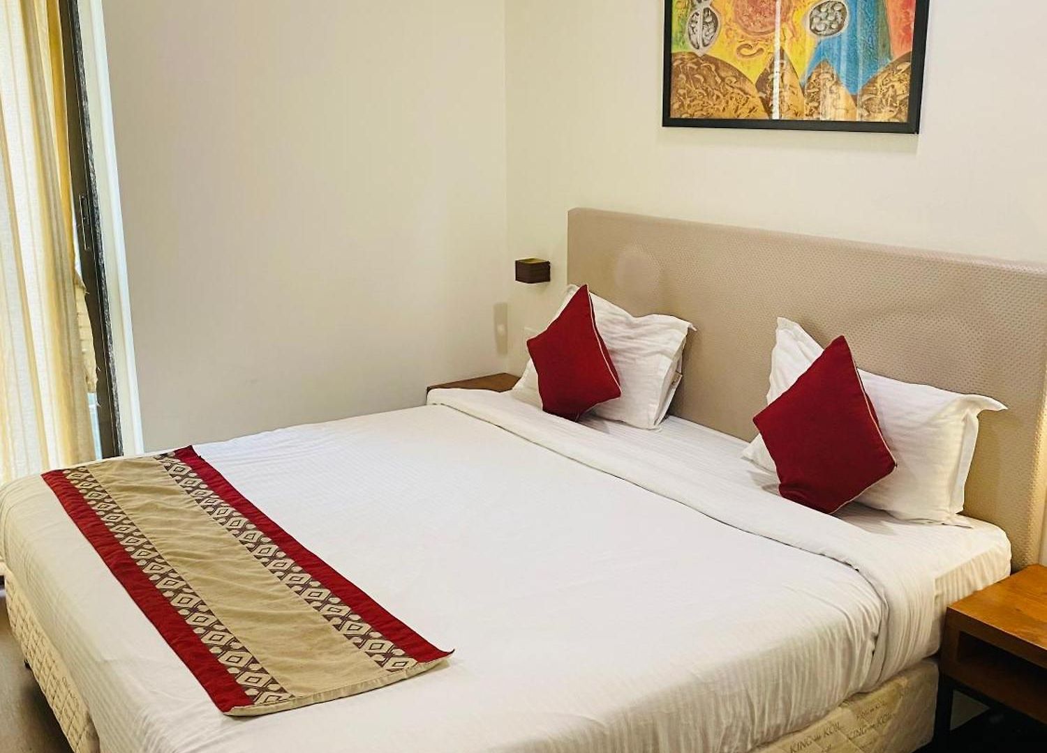 House Luxury Apartments, Santacruz East Apartment