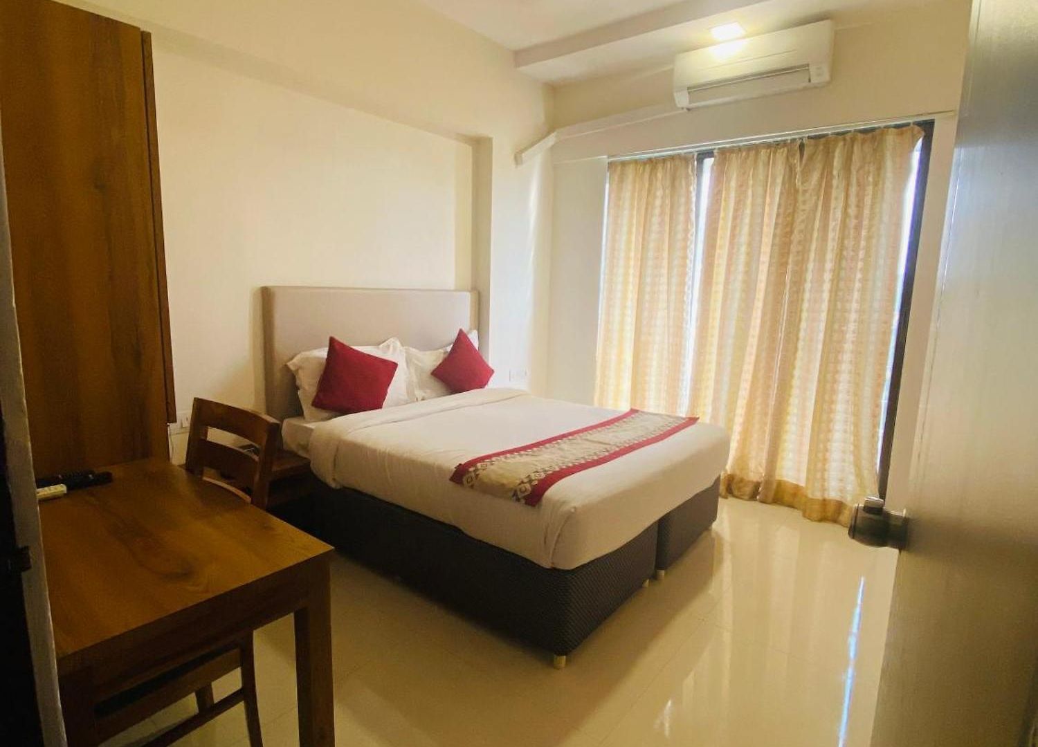 House Luxury Apartments, Santacruz East Apartment *