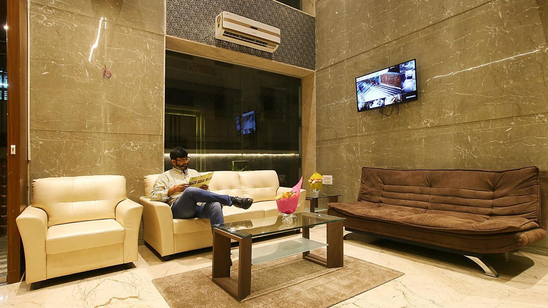 House Luxury Apartments, Santacruz East * Mumbai
