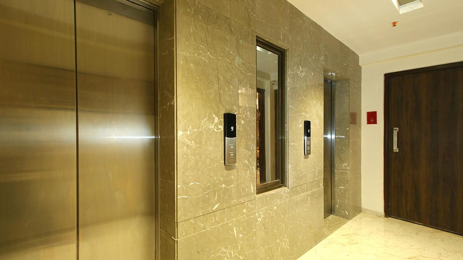 House Luxury Apartments, Santacruz East