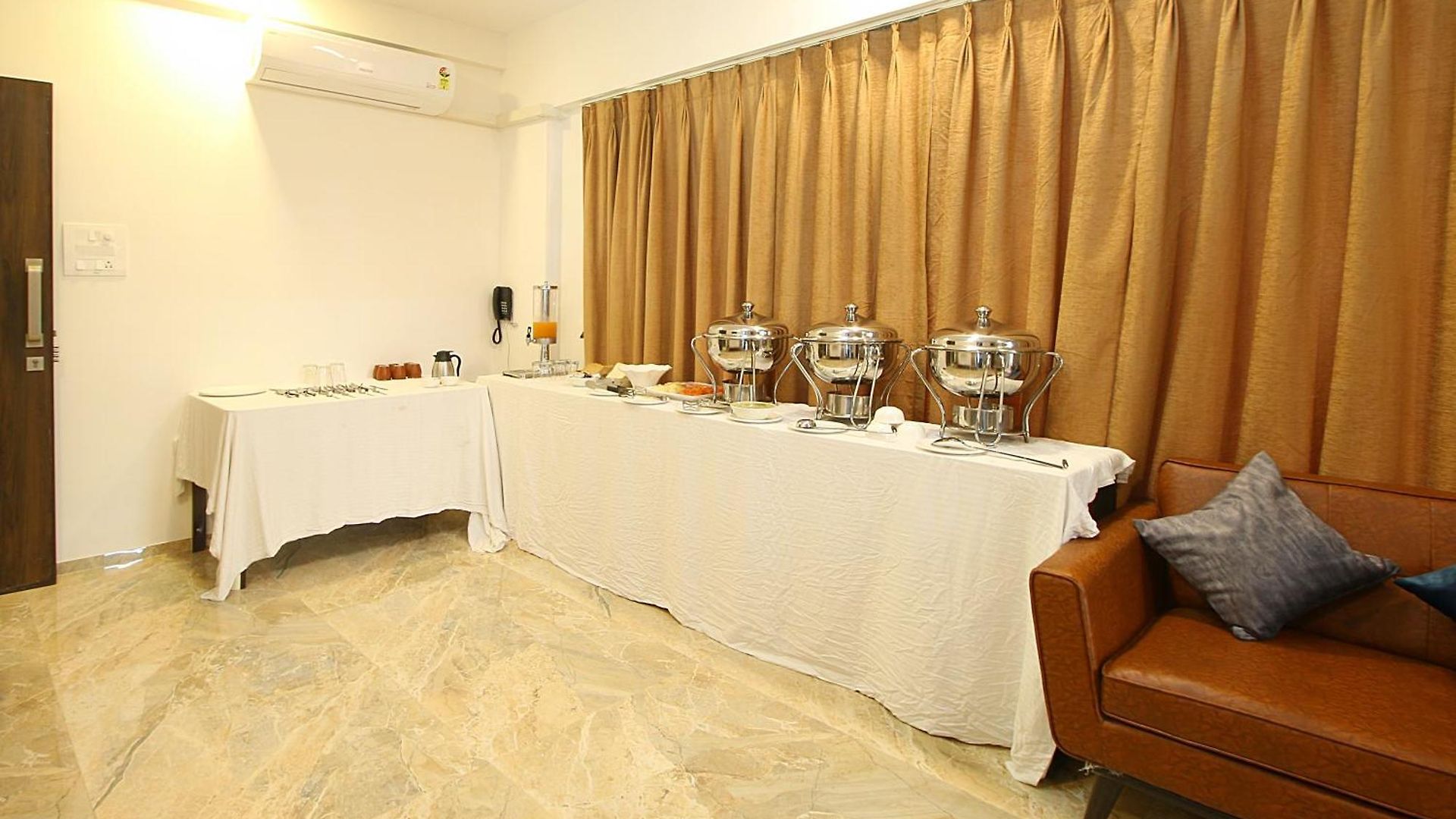 House Luxury Apartments, Santacruz East Apartment *