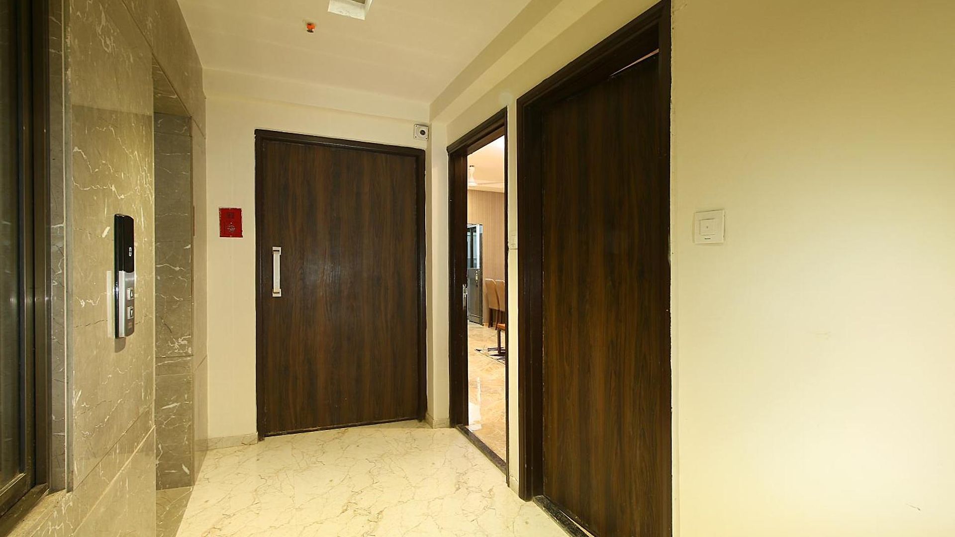 House Luxury Apartments, Santacruz East Apartment Mumbai