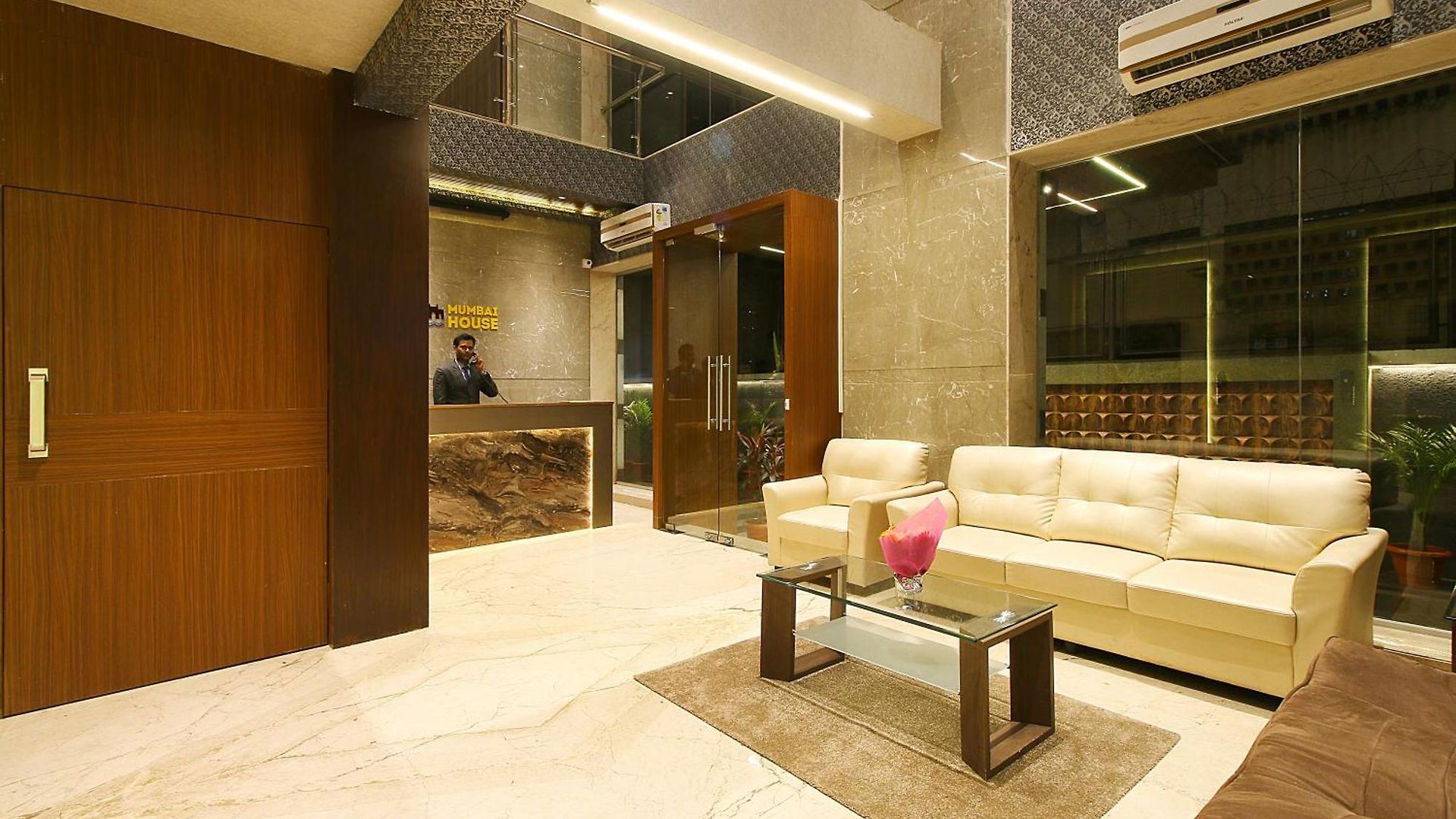 House Luxury Apartments, Santacruz East *