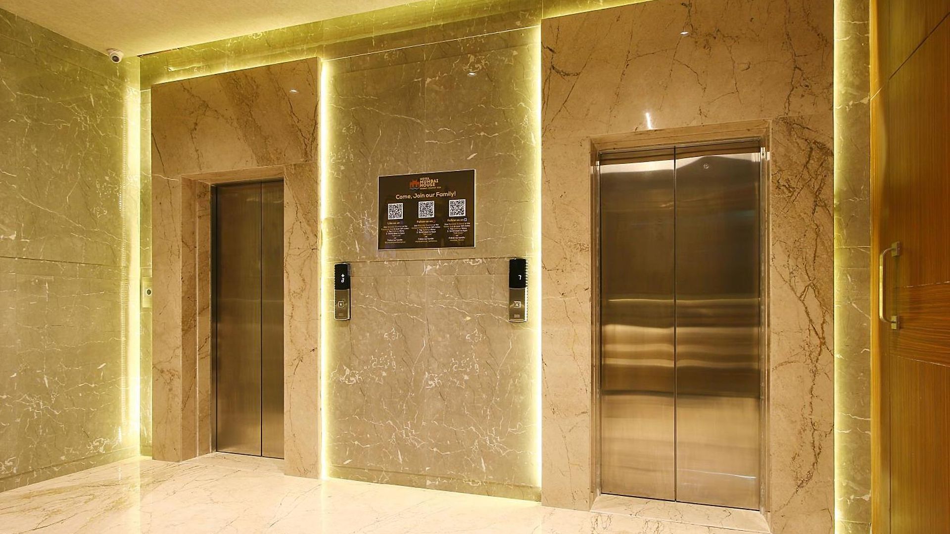 House Luxury Apartments, Santacruz East Apartment