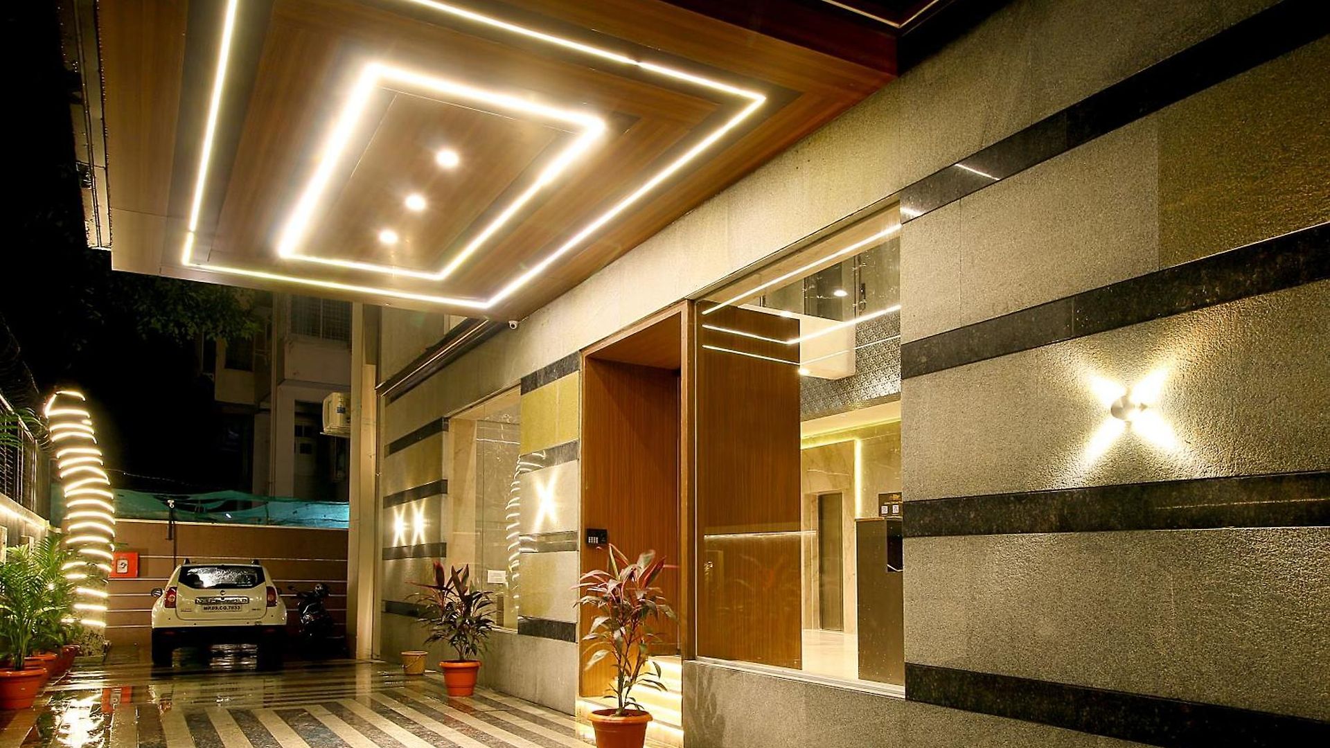 House Luxury Apartments, Santacruz East Mumbai