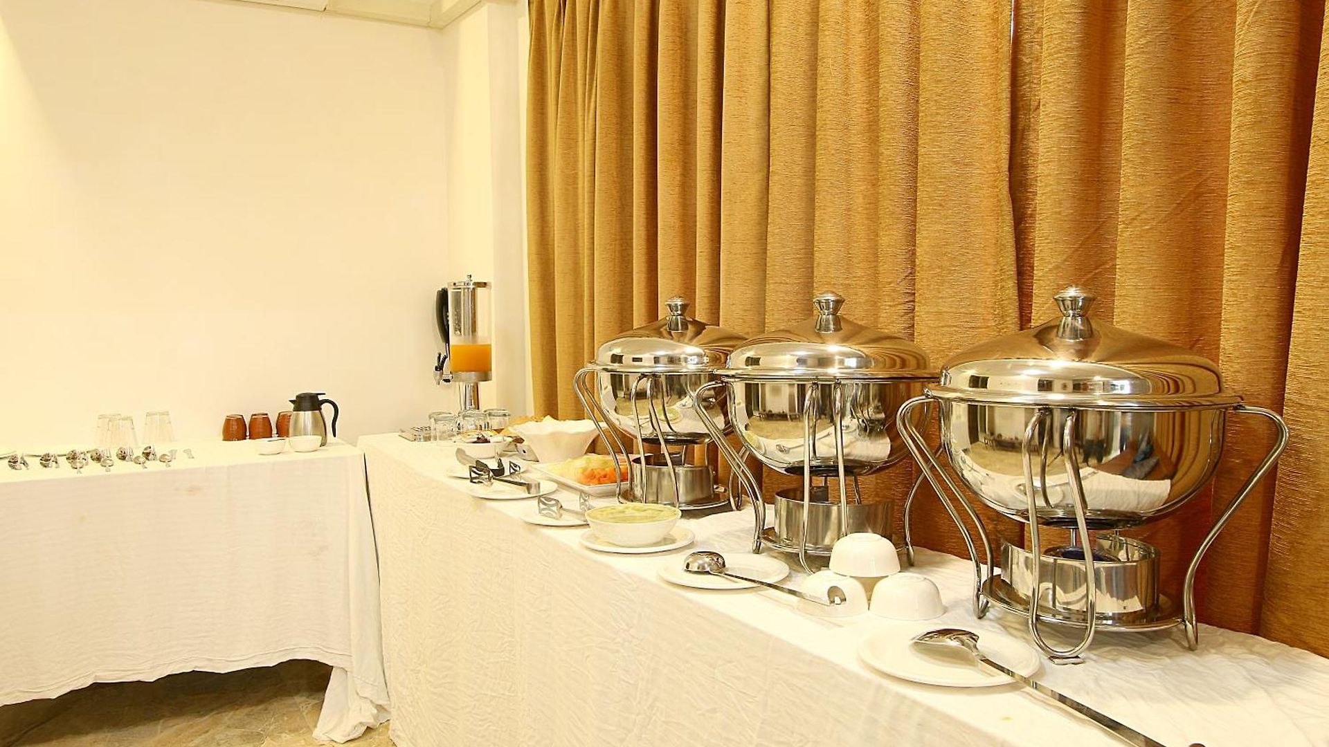 House Luxury Apartments, Santacruz East Mumbai