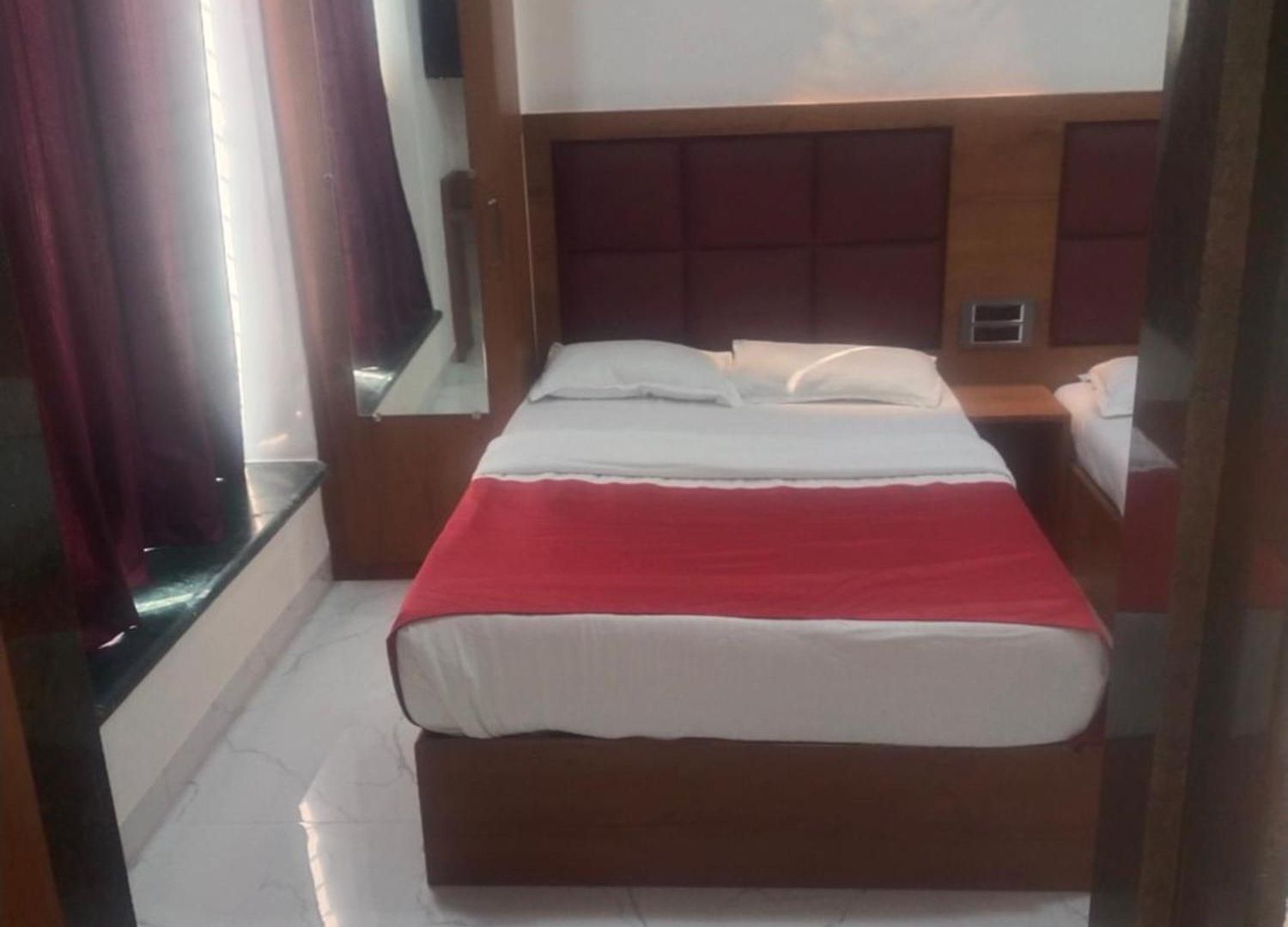 Airport Annex Hotel *