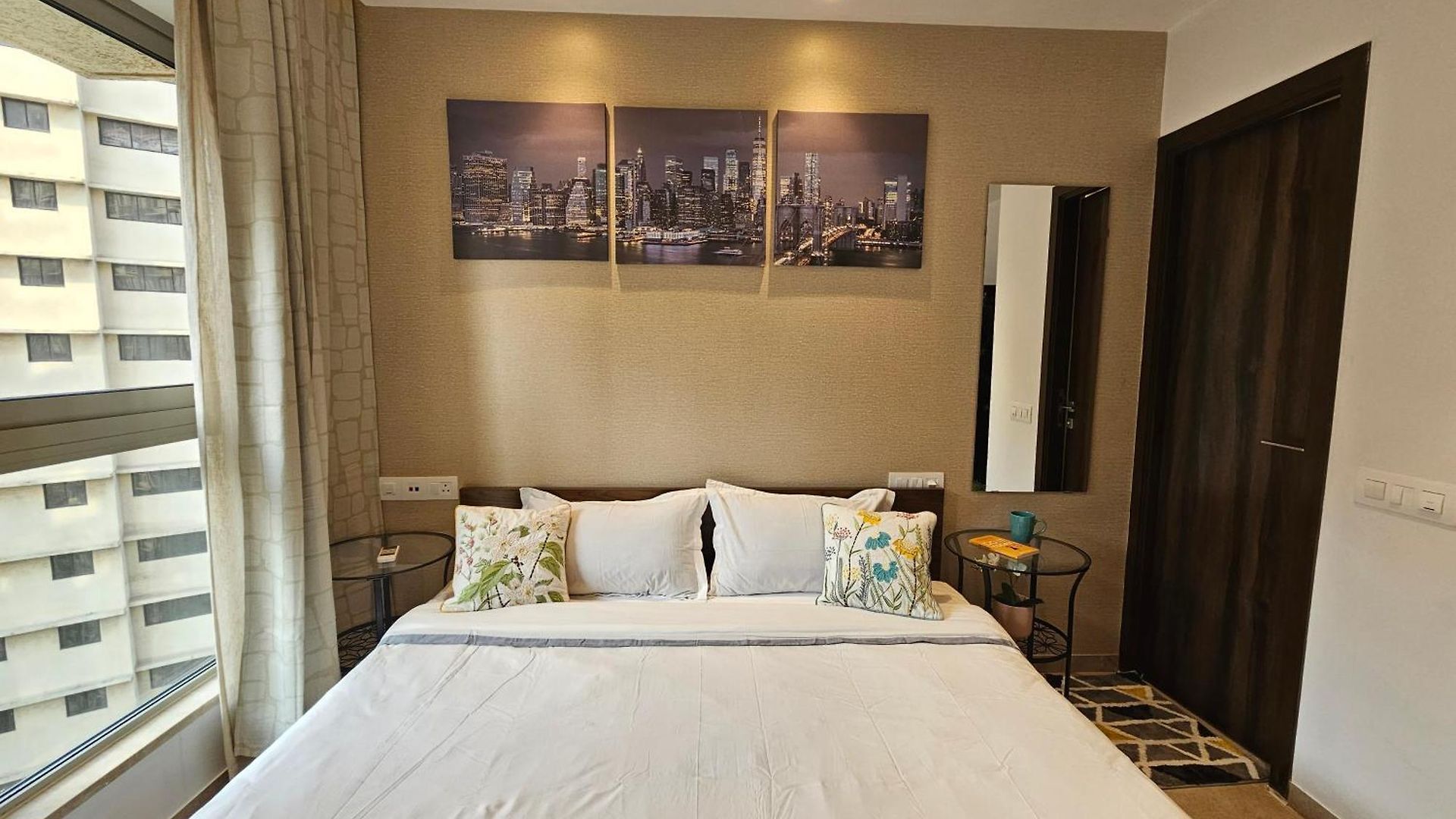 Apartment Lite - Powai Mumbai