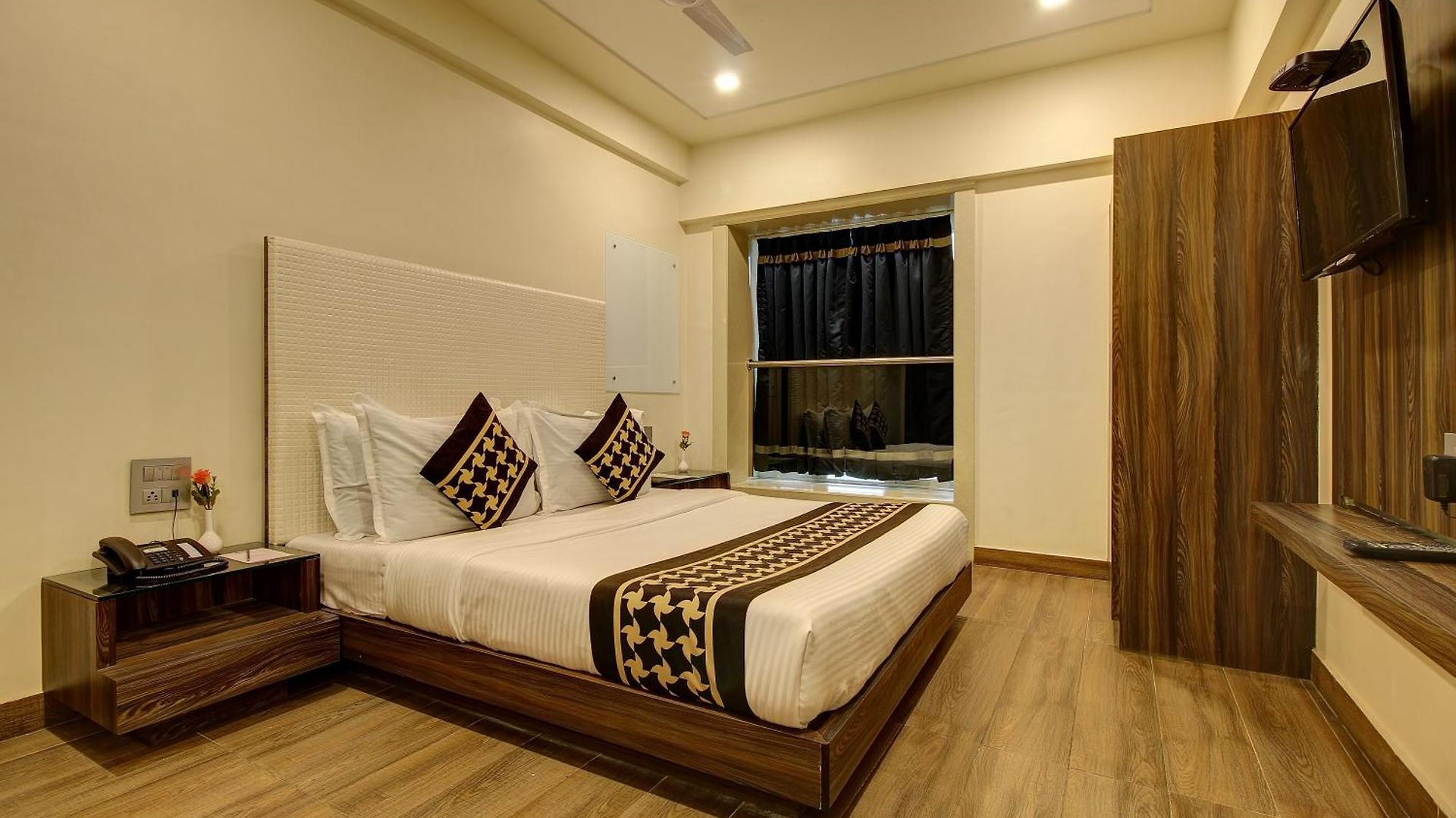 Hotel Mumbai House Juhu Santacruz West Mumbai