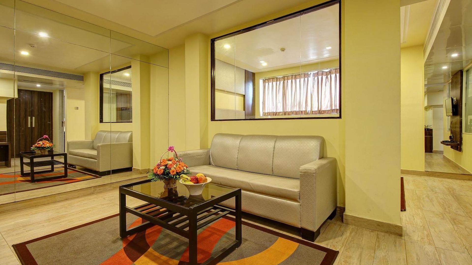 Hotel Hotel Mumbai House Juhu Santacruz West 3*