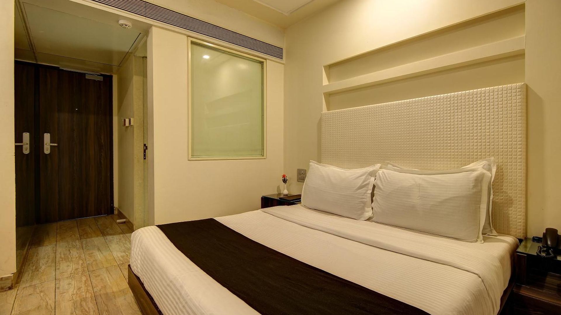 Hotel Mumbai House Juhu Santacruz West Hotel Mumbai