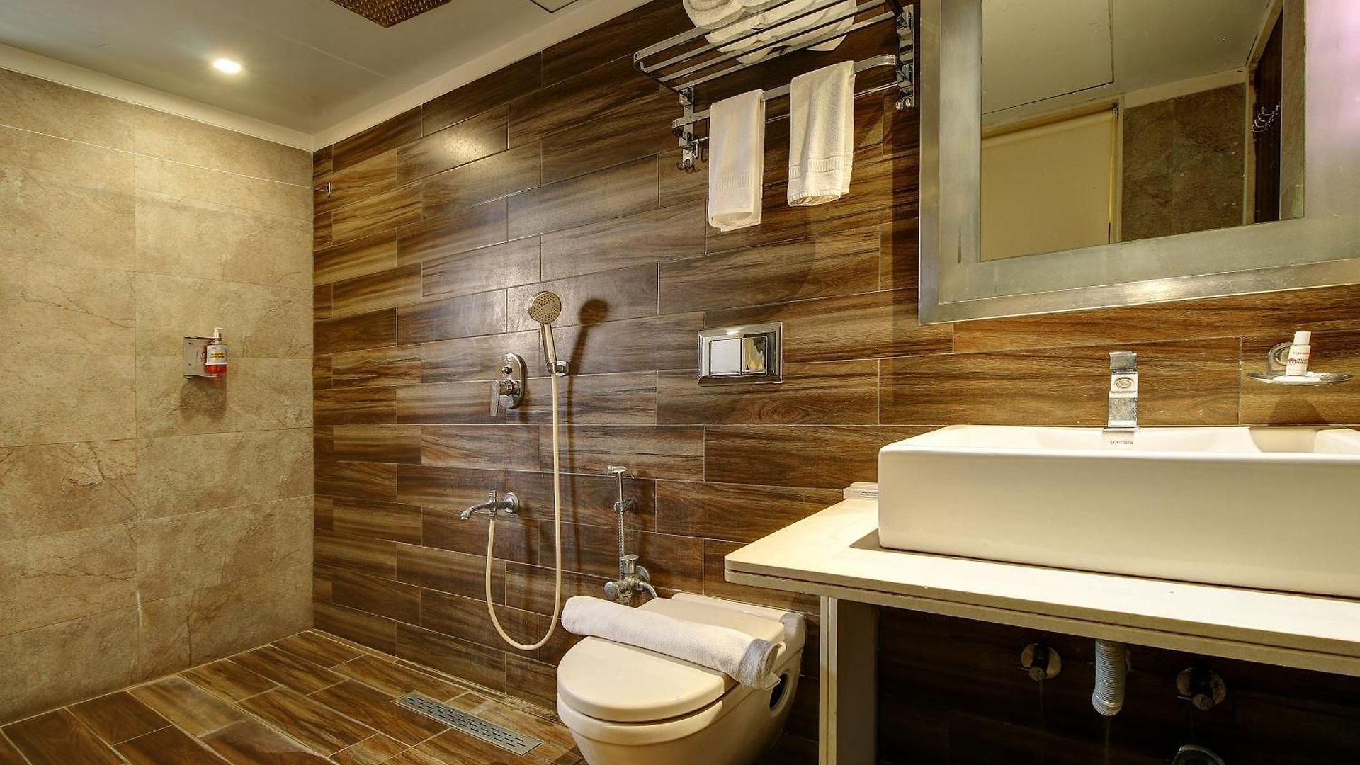 Hotel Mumbai House Juhu Santacruz West 3*