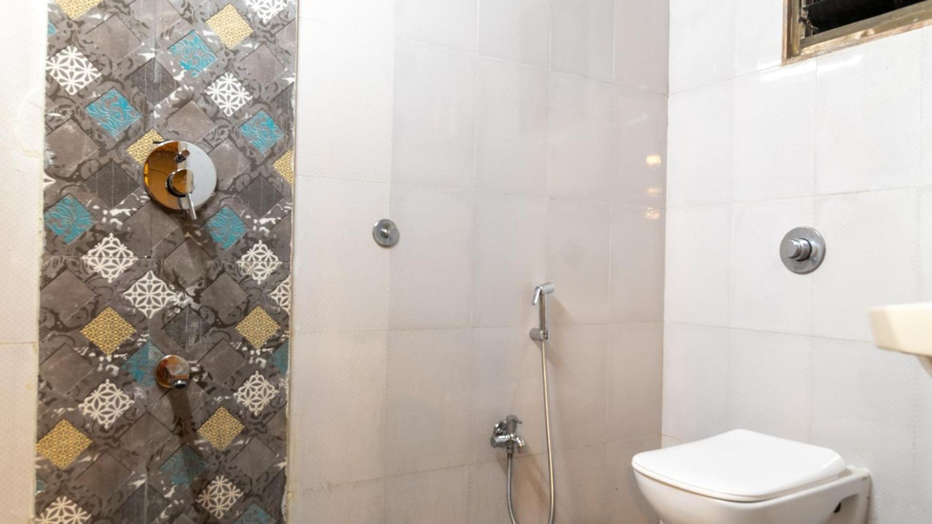 Apartment Osi Jogeshwari West Mumbai