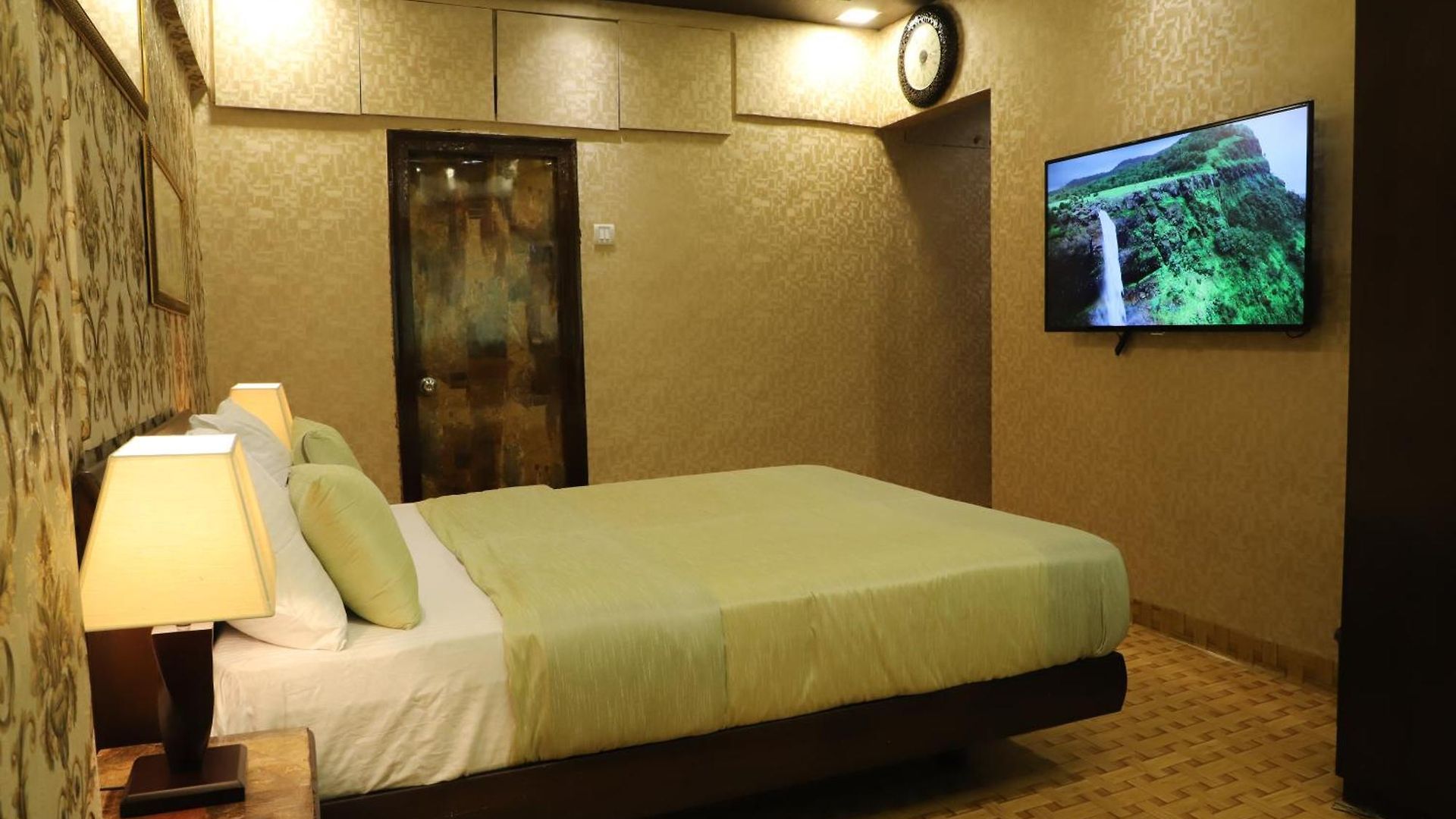 Osi Andheri West Apartment *