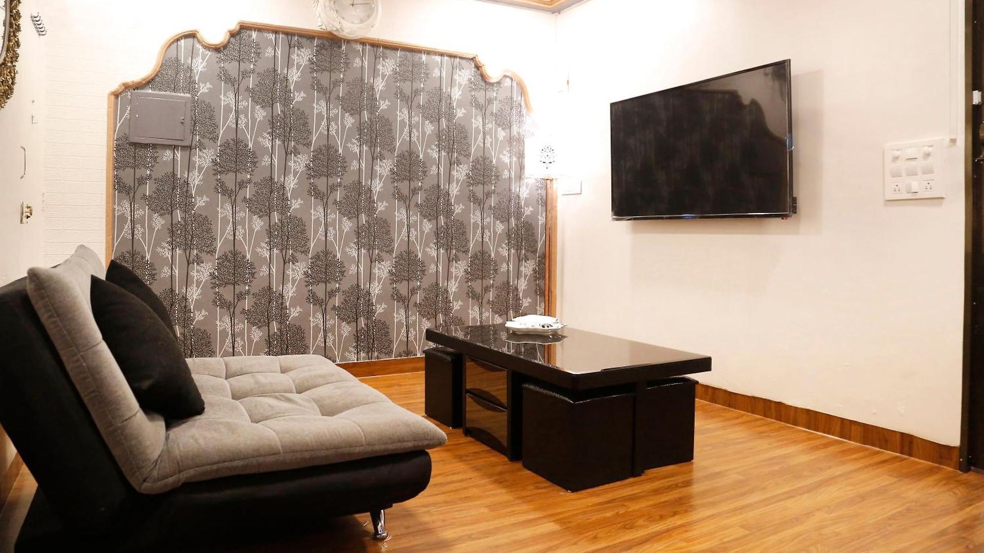 Apartment Osi Andheri West *