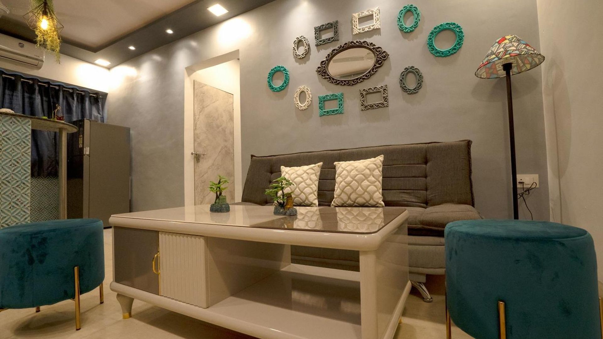 Osi Andheri West Apartment