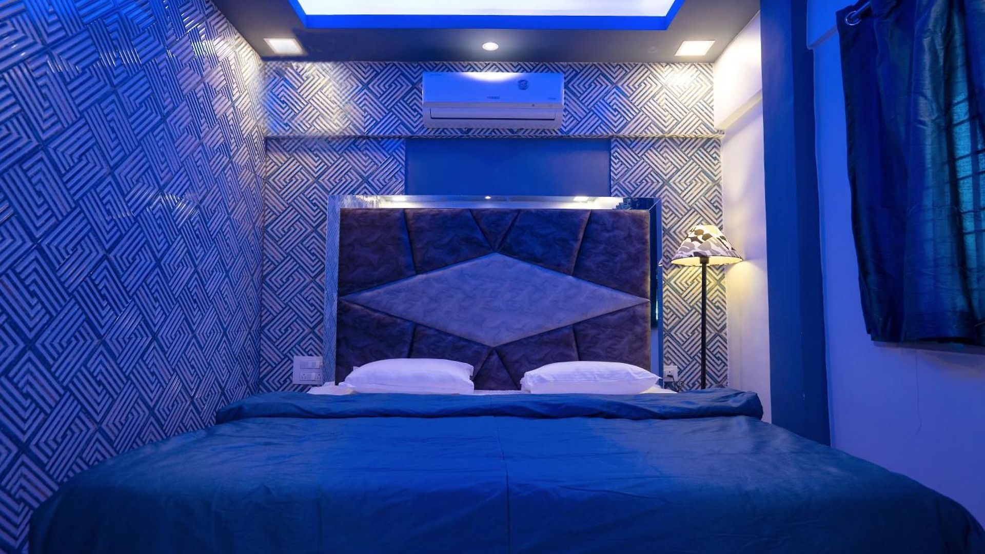 Apartment Osi Andheri West Mumbai