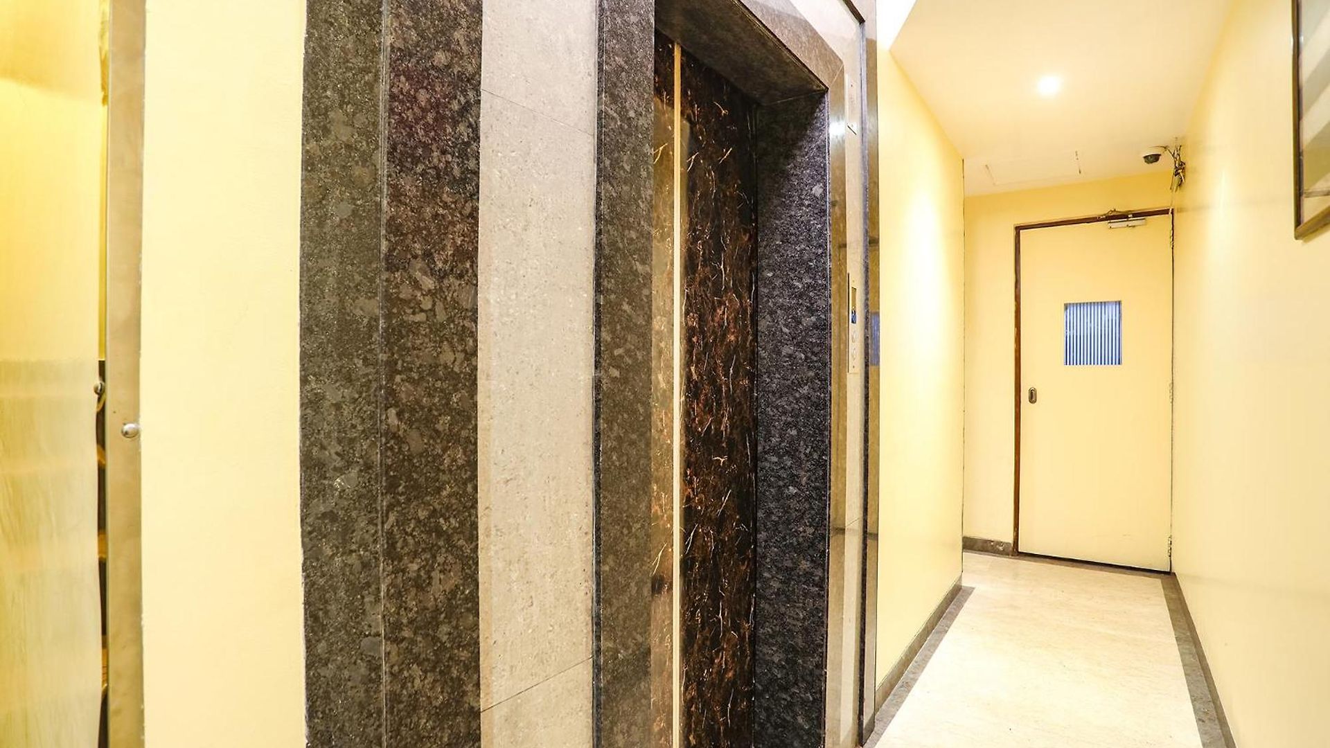 Fabhotel Shubhangan - Nr Bandra Hotel Mumbai