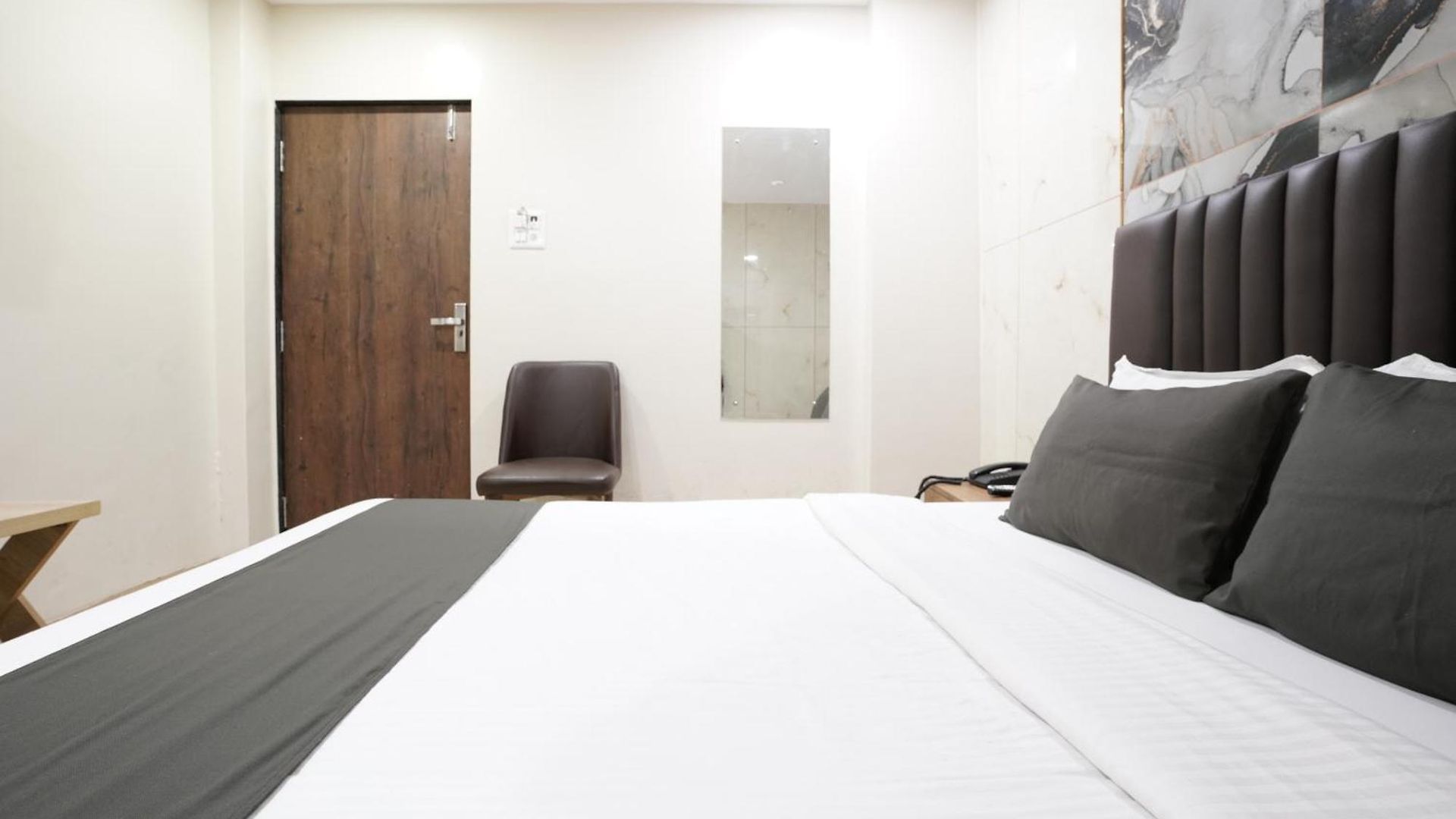 Guest house U Life Residency Mumbai