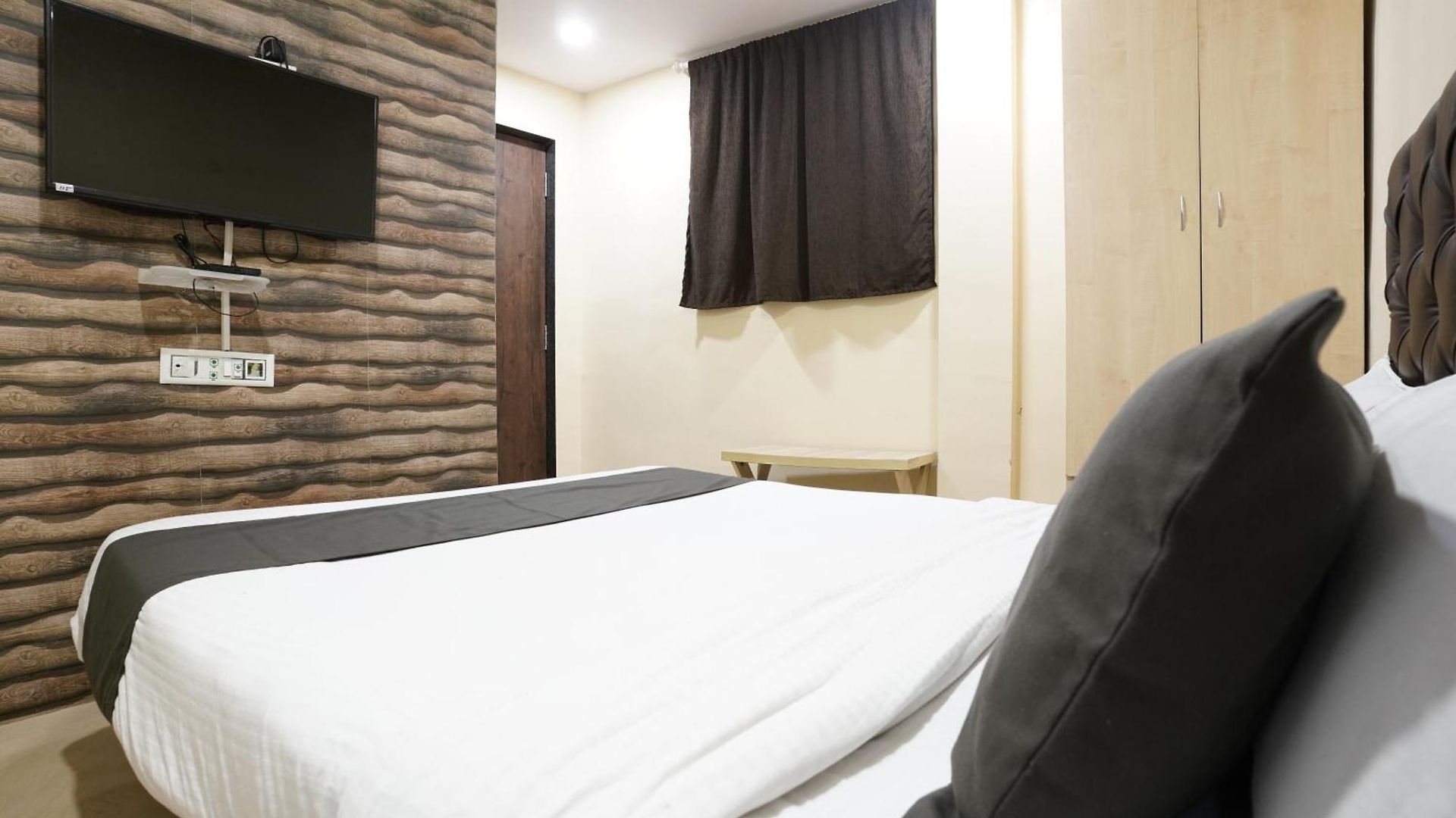 U Life Residency Guest house 3*