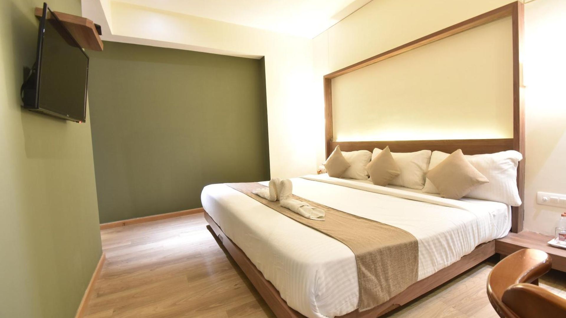 Hotel The Aarya A Smart Business Mumbai