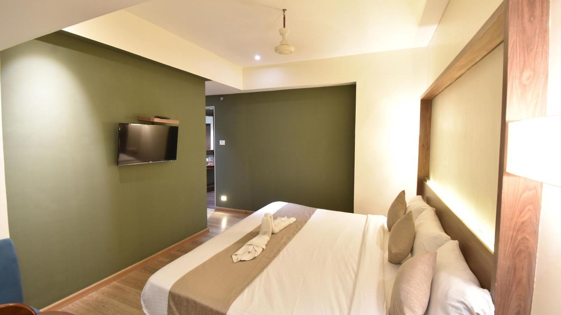 Hotel The Aarya A Smart Business