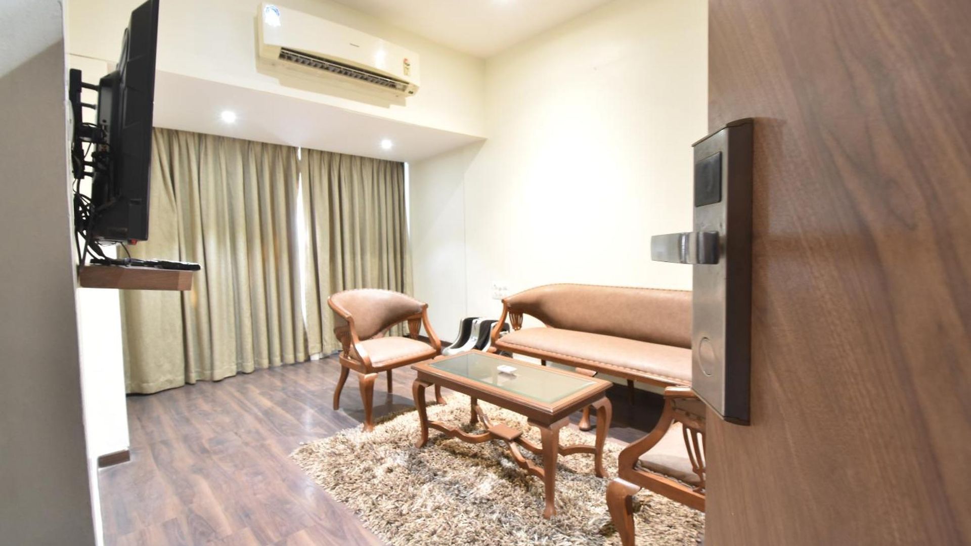 The Aarya A Smart Business Hotel 3*