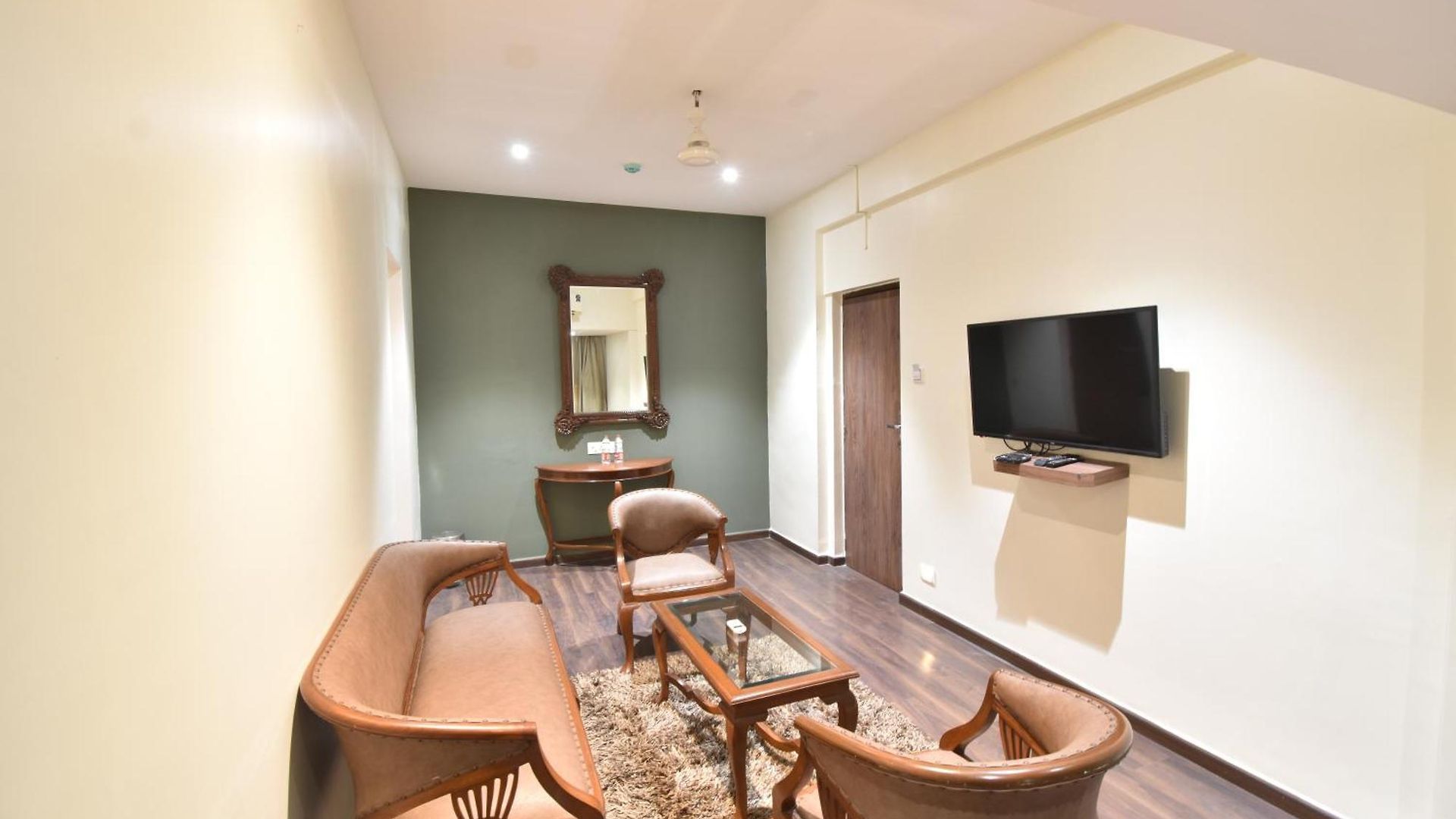 Hotel The Aarya A Smart Business 3*