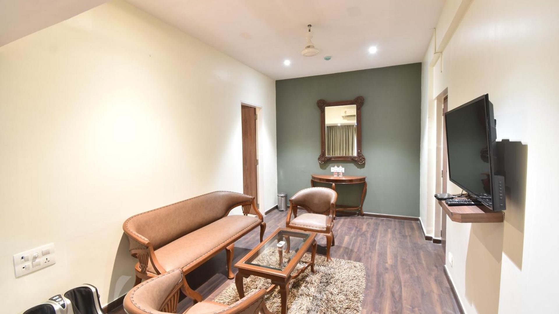 Hotel The Aarya A Smart Business Mumbai