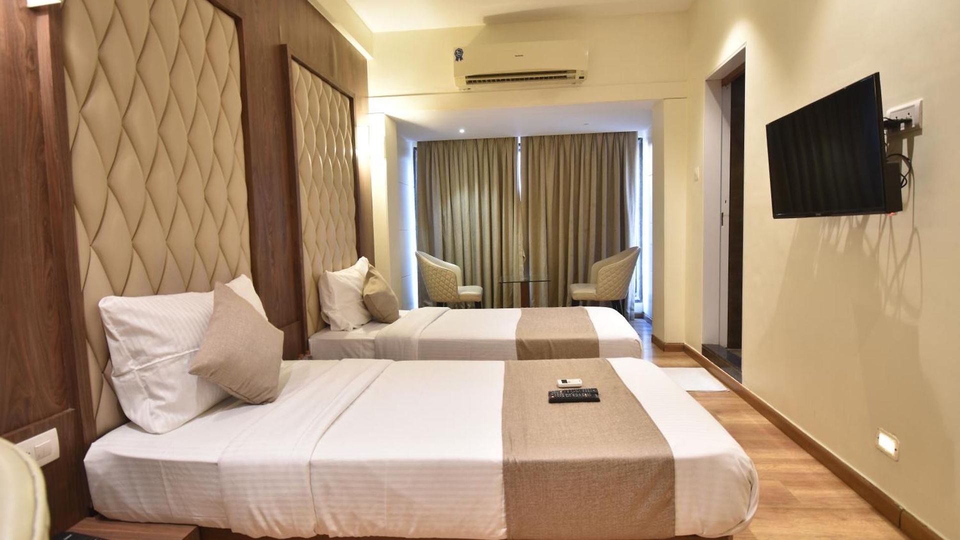 Hotel The Aarya A Smart Business