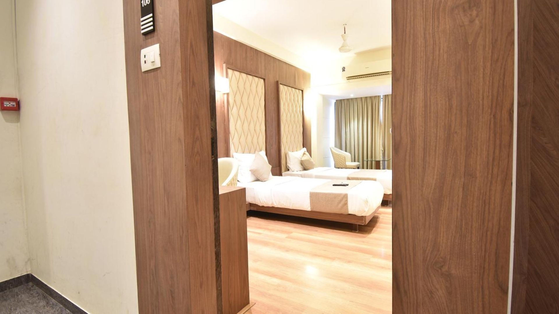 Hotel The Aarya A Smart Business Mumbai