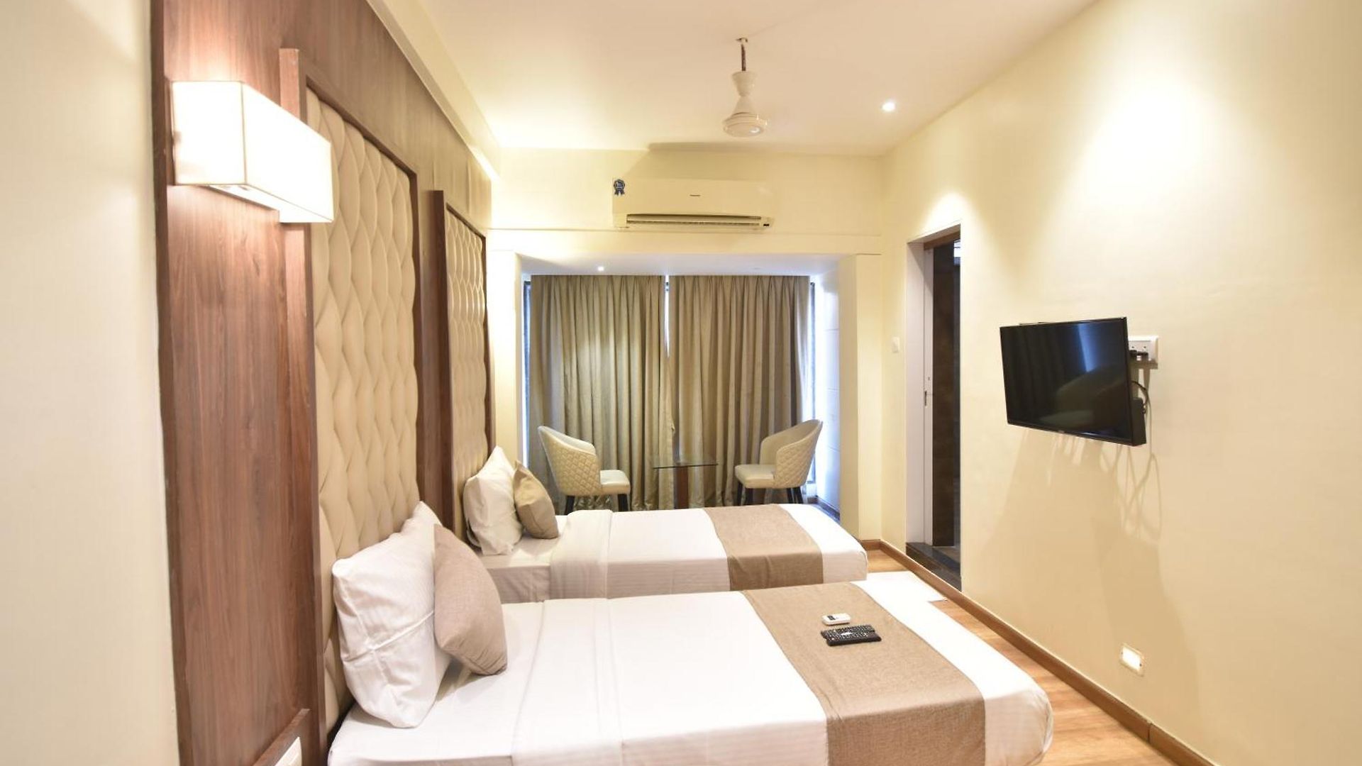 Hotel The Aarya A Smart Business