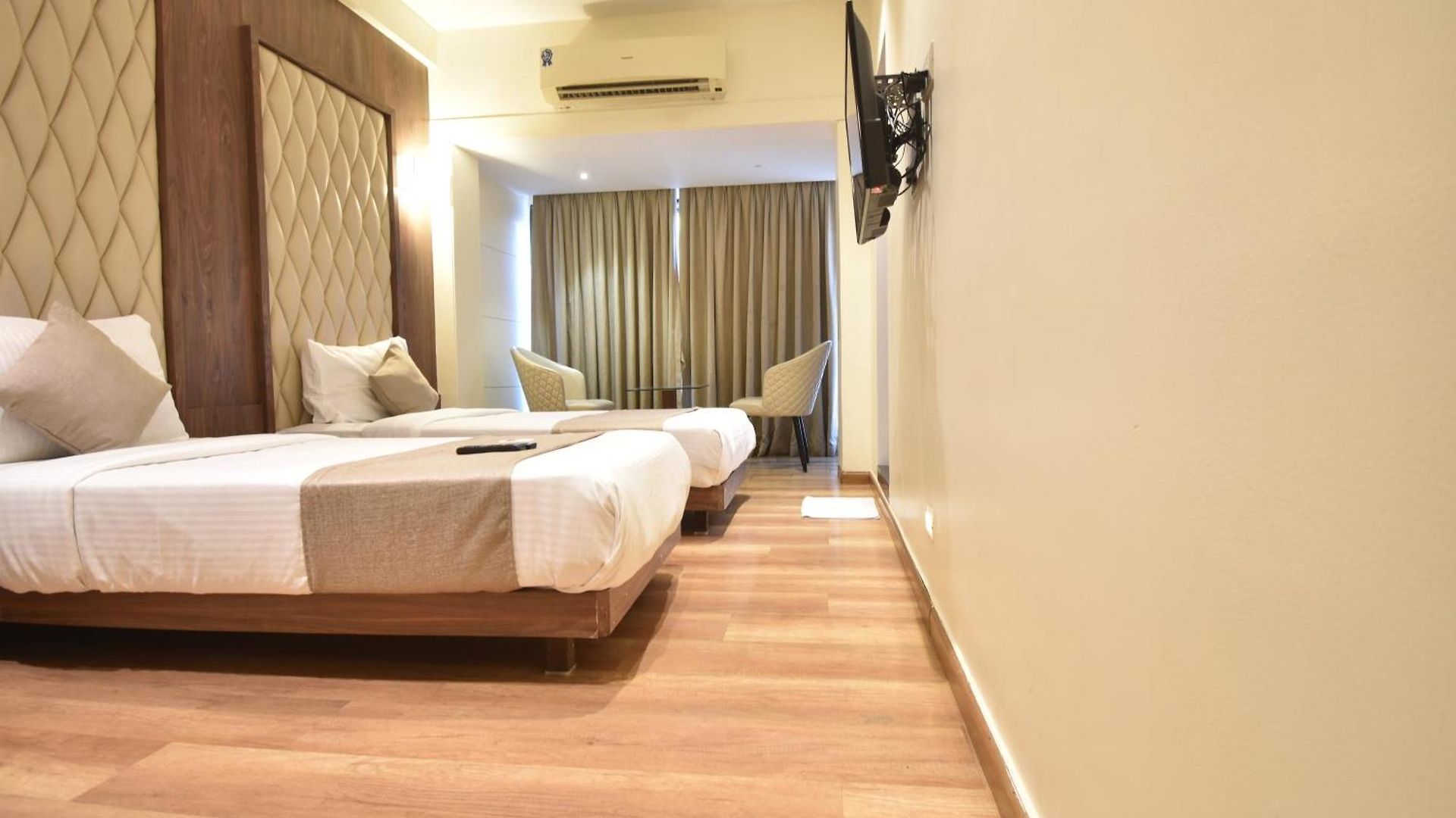 Hotel The Aarya A Smart Business Mumbai