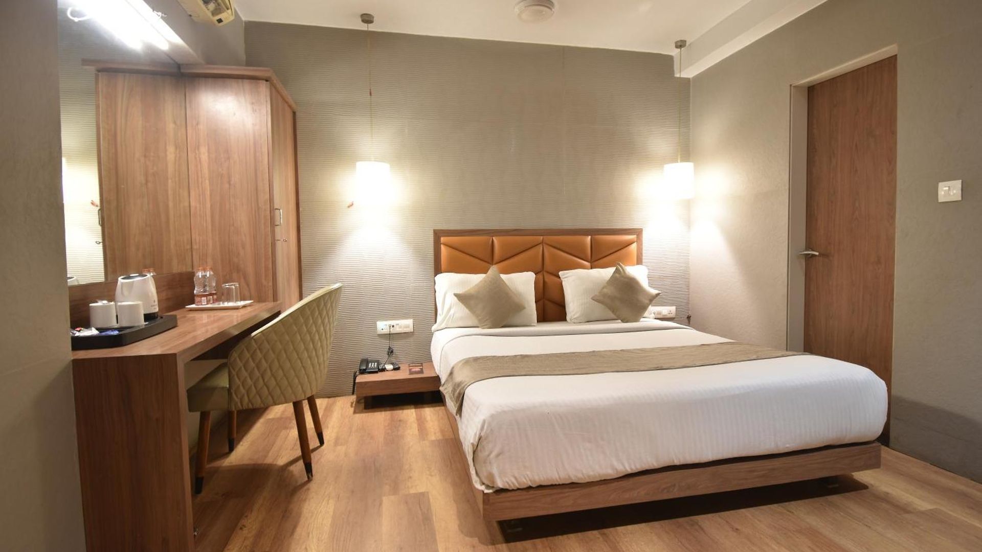 Hotel The Aarya A Smart Business Mumbai