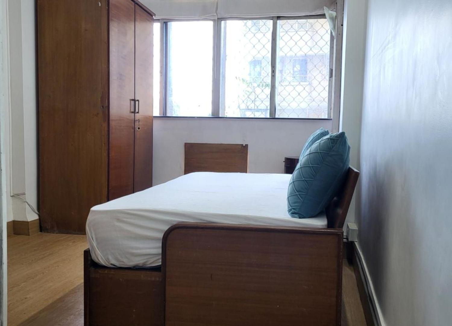 Seaview Bandra W Nr Taj Indian Women Only