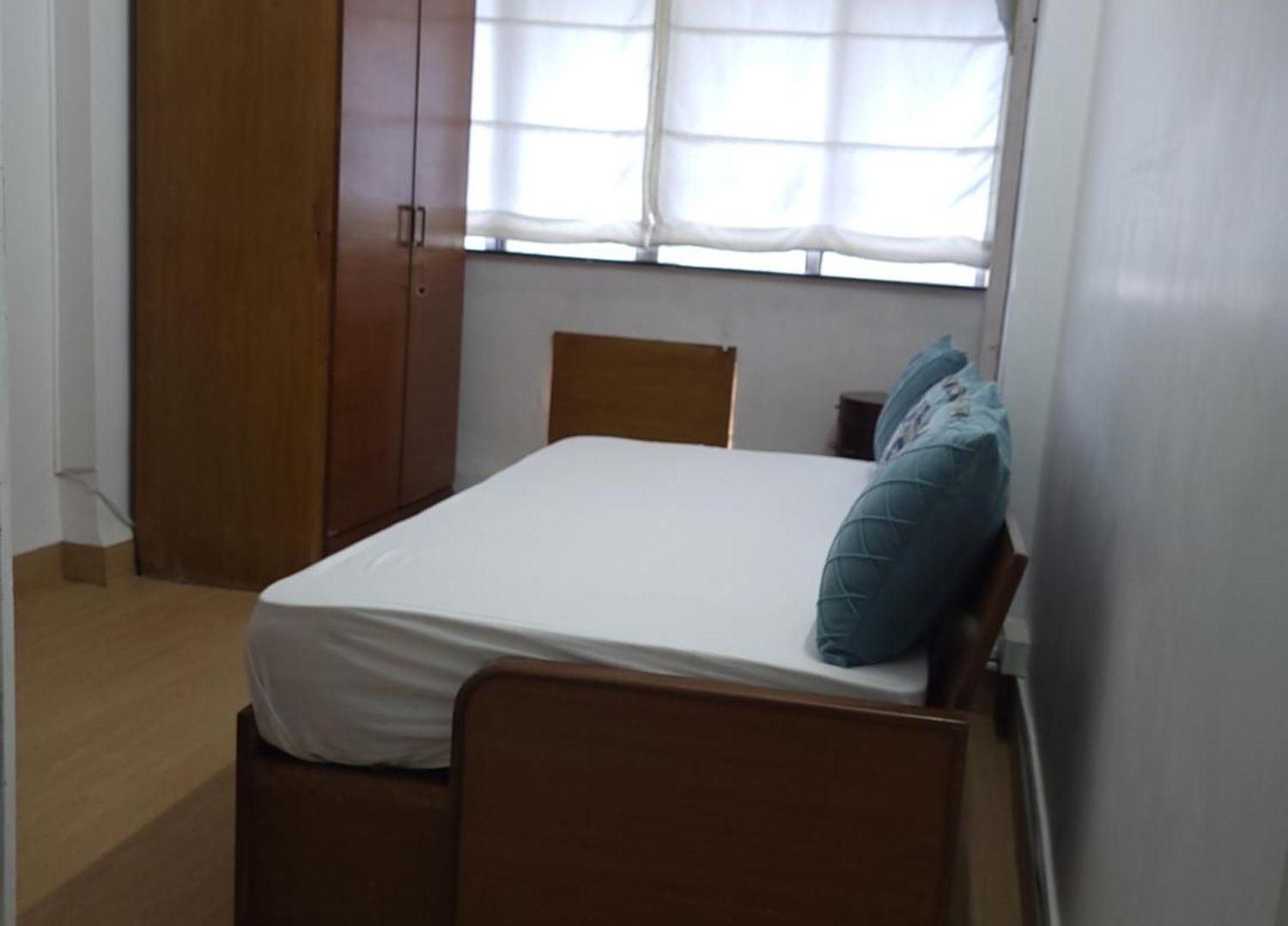 Seaview Bandra W Nr Taj Indian Women Only Homestay