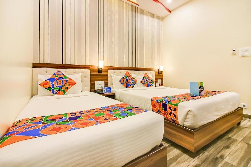 Guest house Glitz Axis International - Nr Iit & T2 3*