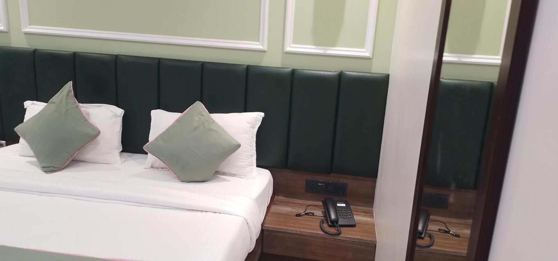 Shine Hospitality Group Hotel Mumbai