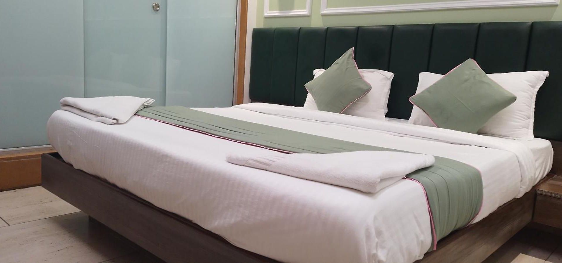 Shine Hospitality Group Hotel 2*