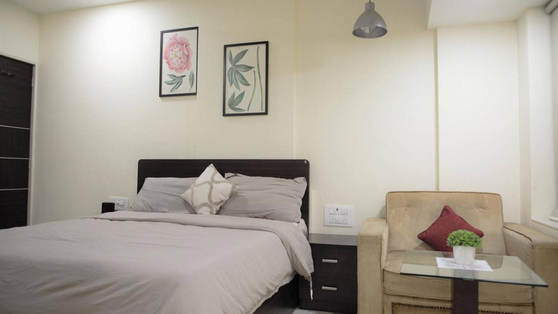 Lite - Parle East Apartment