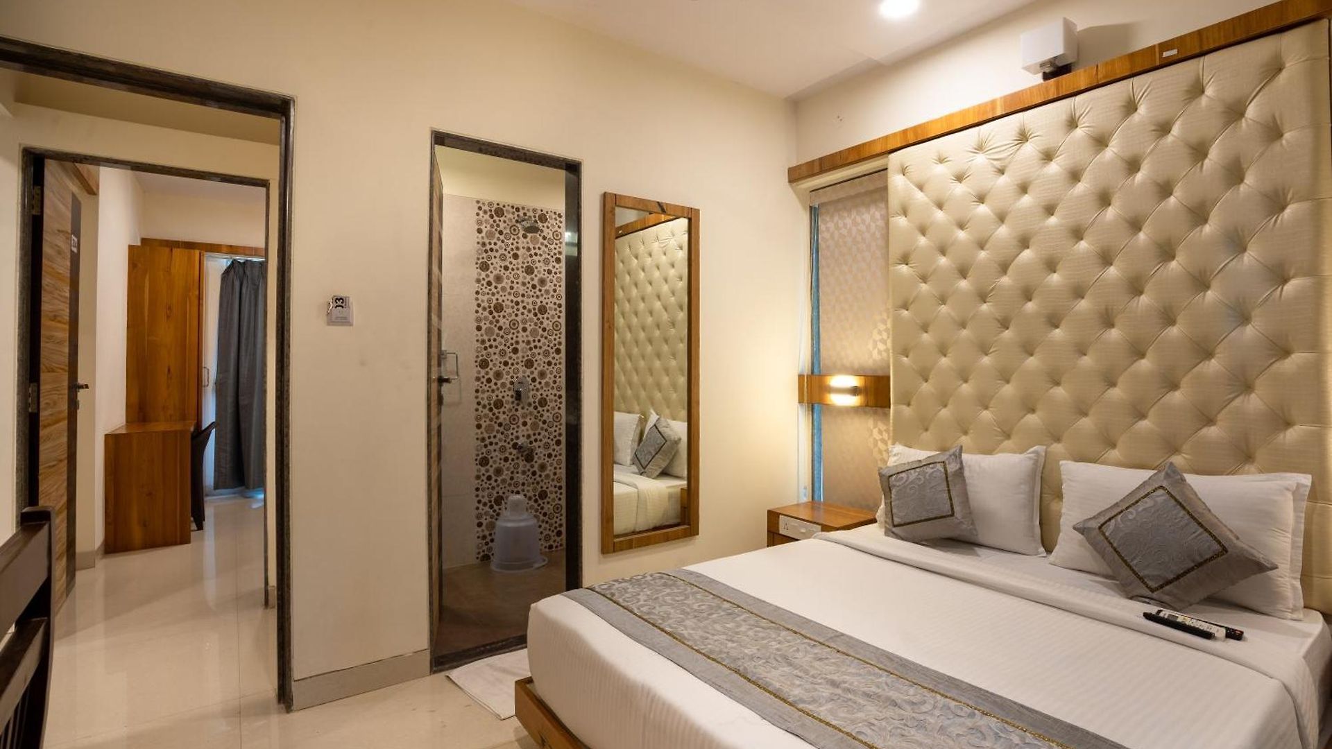 Home2 And Service Apartments, Airport Apartment